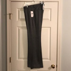 NWT Kut from the Kloth Rose Bootcut Pant. Sz 10.